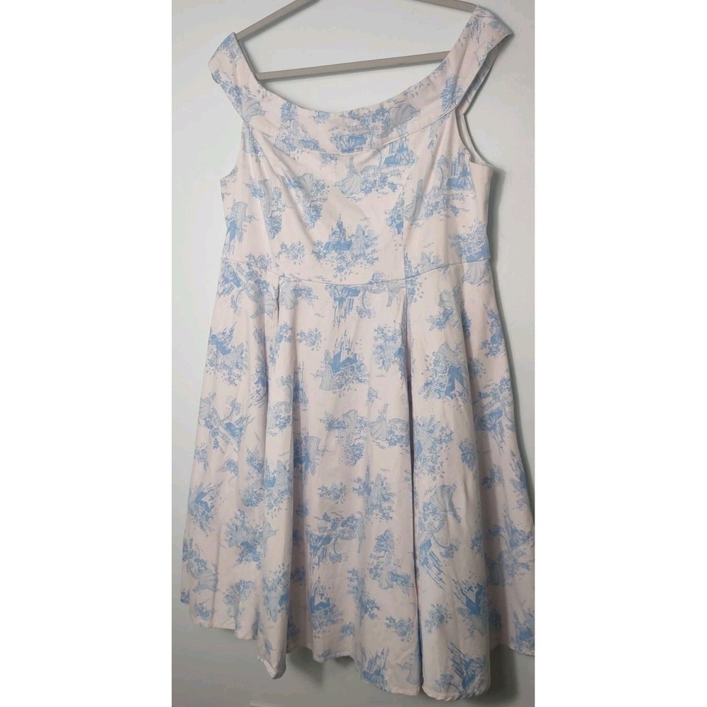 Romantic Princess Curve Hugging Snatched Waist Contour Fit Dress Wht & Blue Sz18